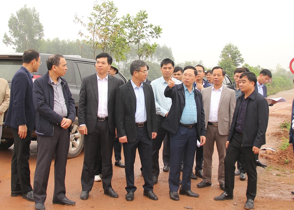 省人民委員会のレ・アン・ズオン委員長は交通プロジェクトの進捗状況を視察した